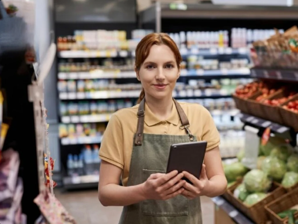 Grocery Store Retail Assistant